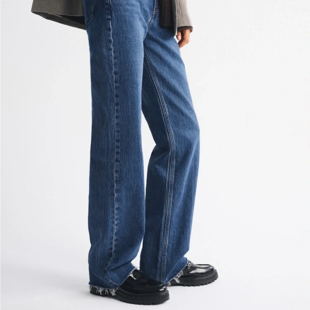 High Rise 90s Relaxed Raw Hem Abercrombie Jeans - Picture 6 of 6